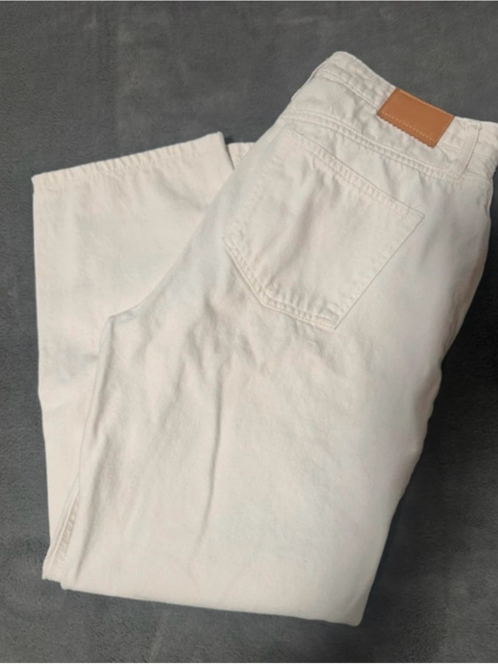 Women’s Cream Straight-Leg Jeans - Classic Casual